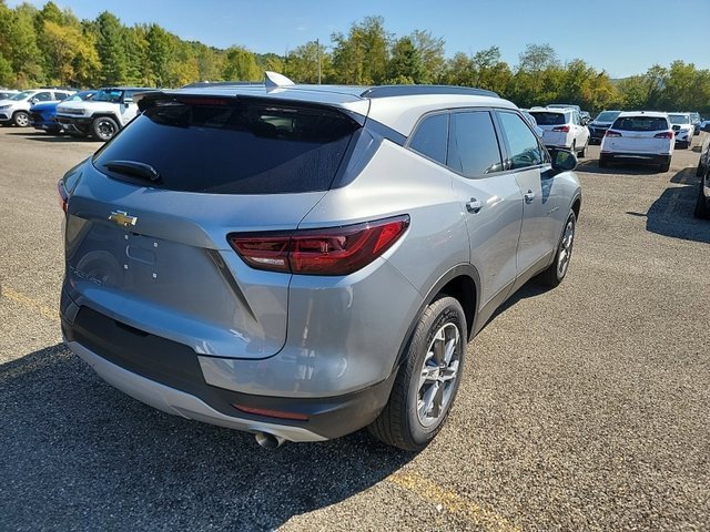 2023 Chevrolet Blazer 2LT photo 3