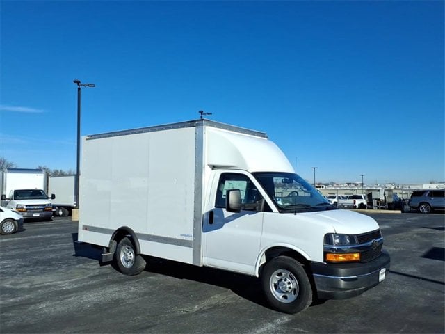 2024 Chevrolet Express Base's photo