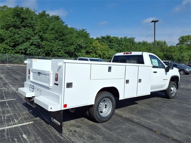 2025 Chevrolet Silverado 3500HD Work Truck photo 3