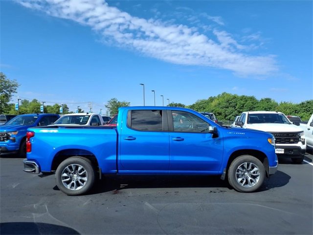 2026 Chevrolet Silverado 1500 LT photo 2