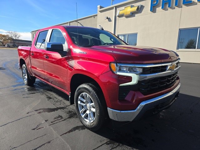 2022 Chevrolet Silverado 1500 LT photo 3