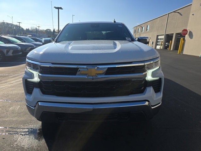 2024 Chevrolet Silverado 1500 LT photo 2