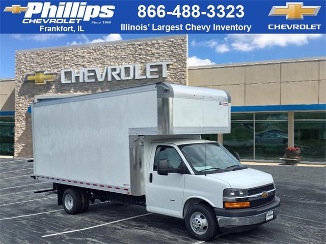 2024 Chevrolet Express Cutaway Base's photo