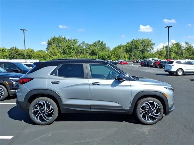 2026 Chevrolet Trailblazer RS photo 2
