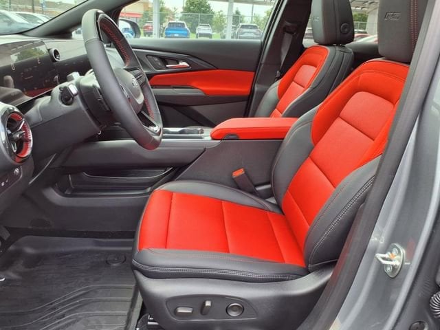 2025 Chevrolet Equinox EV RS - Photo 8