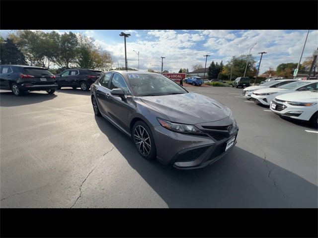 2023 Toyota Camry SE photo 2