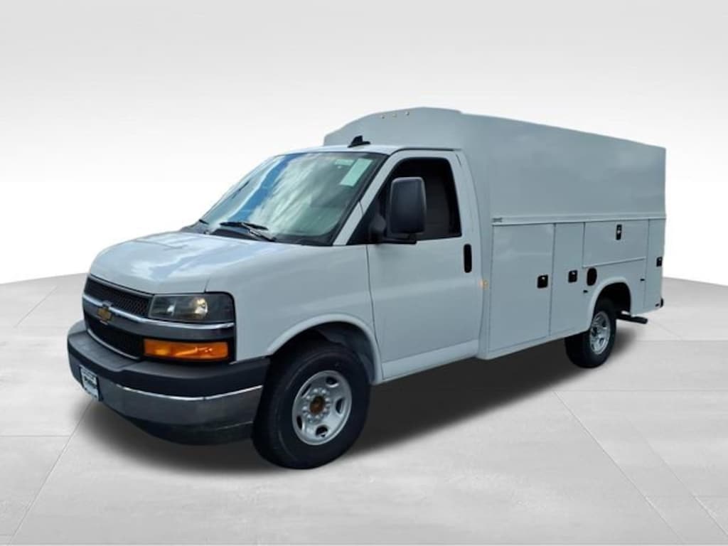New 2026 Chevrolet Express Cutaway 3500 1WT Cutaway Van