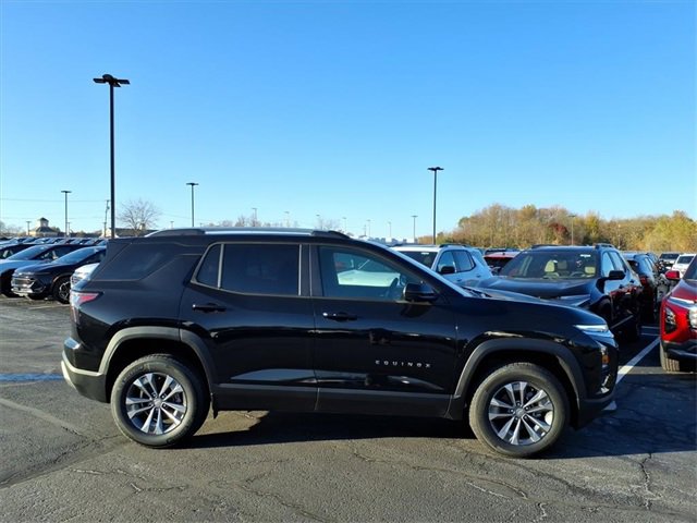 2026 Chevrolet Equinox LT photo 2