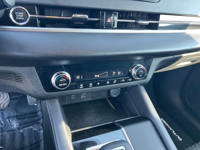 2024 Mitsubishi Outlander ES - Photo 17