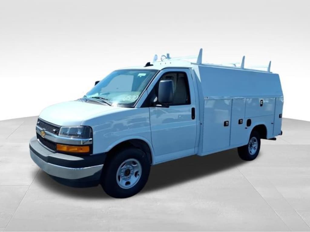 New 2026 Chevrolet Express Cutaway 3500 1WT Cutaway Van