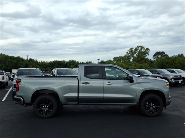 2026 Chevrolet Silverado 1500 RST photo 2