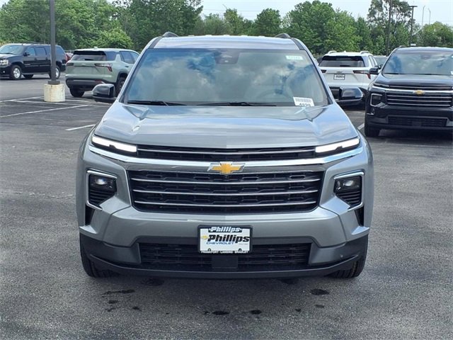 2025 Chevrolet Traverse photo 2