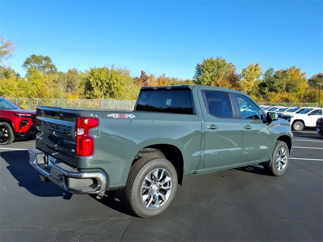 2026 Chevrolet Silverado 1500 LT photo 2