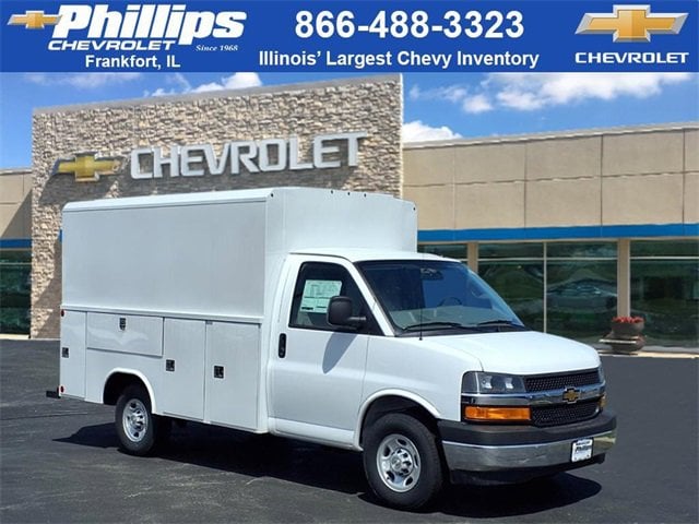 2024 Chevrolet Express Cutaway Base's photo