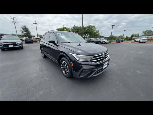 2022 Volkswagen Tiguan S photo 2