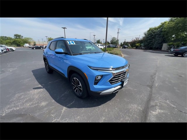 2024 Chevrolet Trailblazer LT photo 2