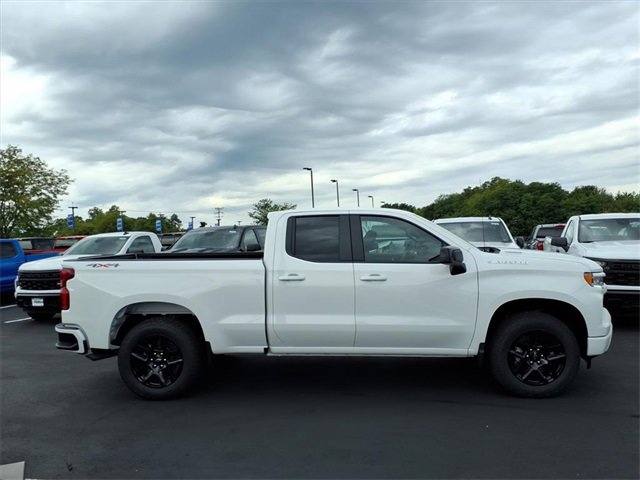 2026 Chevrolet Silverado 1500 RST photo 2