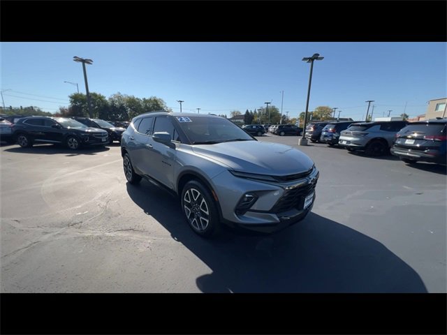 2023 Chevrolet Blazer RS photo 2