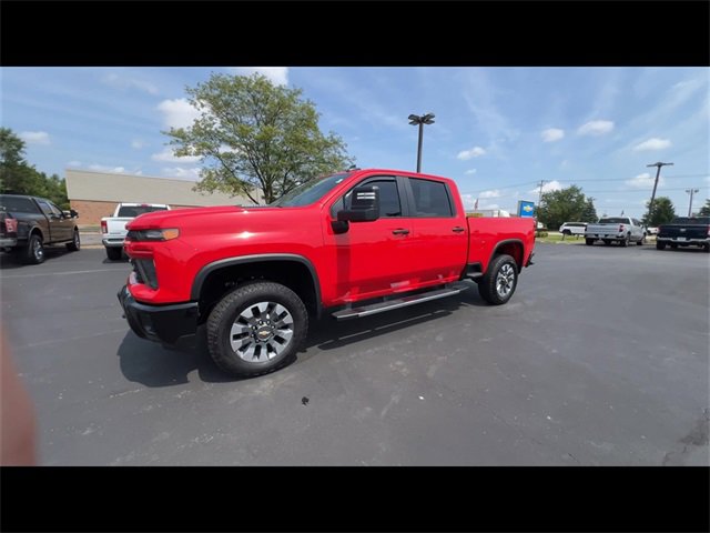 2025 Chevrolet Silverado 2500HD Custom photo 4