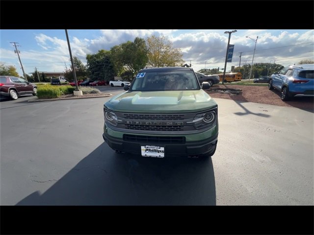 2024 Ford Bronco Sport Badlands photo 2