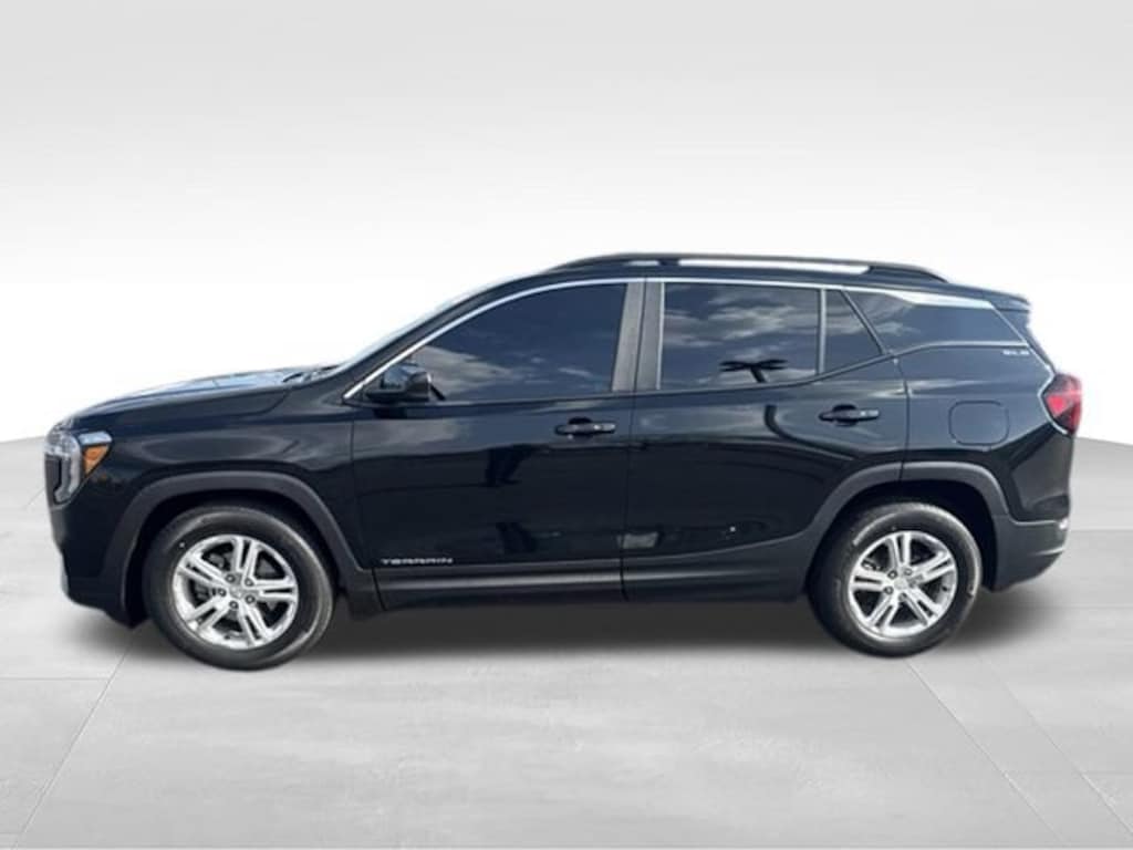 Used 2022 GMC Terrain SLE SUV