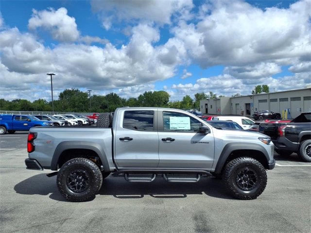 2026 Chevrolet Colorado ZR2 photo 2