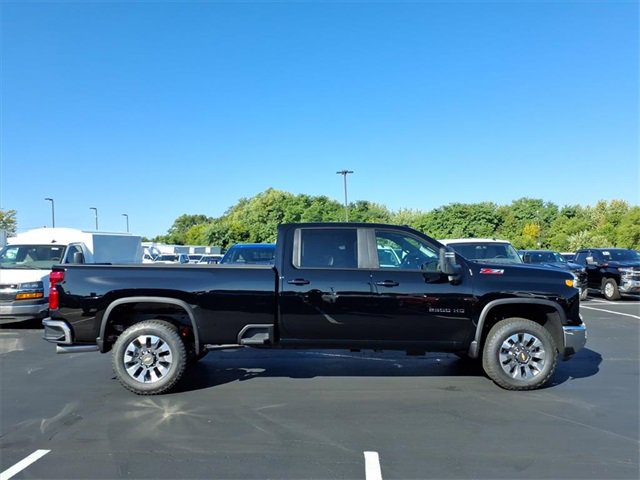 2026 Chevrolet Silverado 2500HD LT photo 2