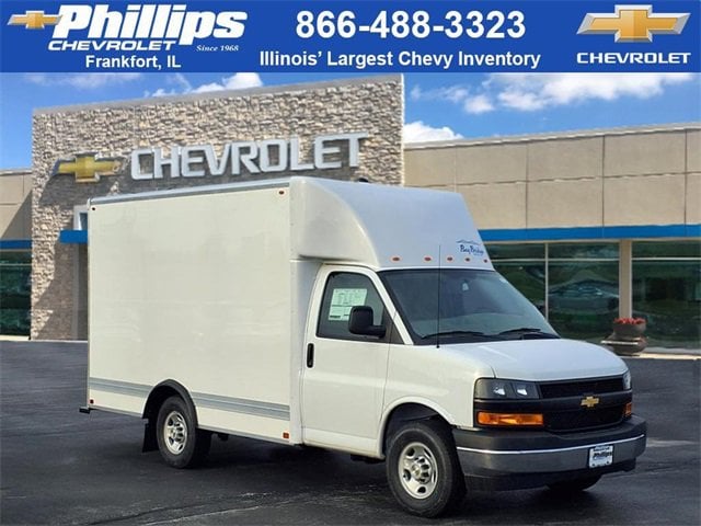 2025 Chevrolet Express Cutaway Base's photo
