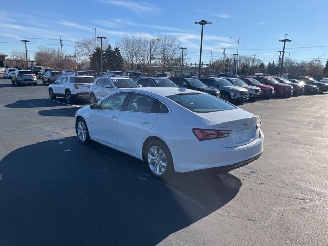 2022 Chevrolet Malibu 1LT photo 2