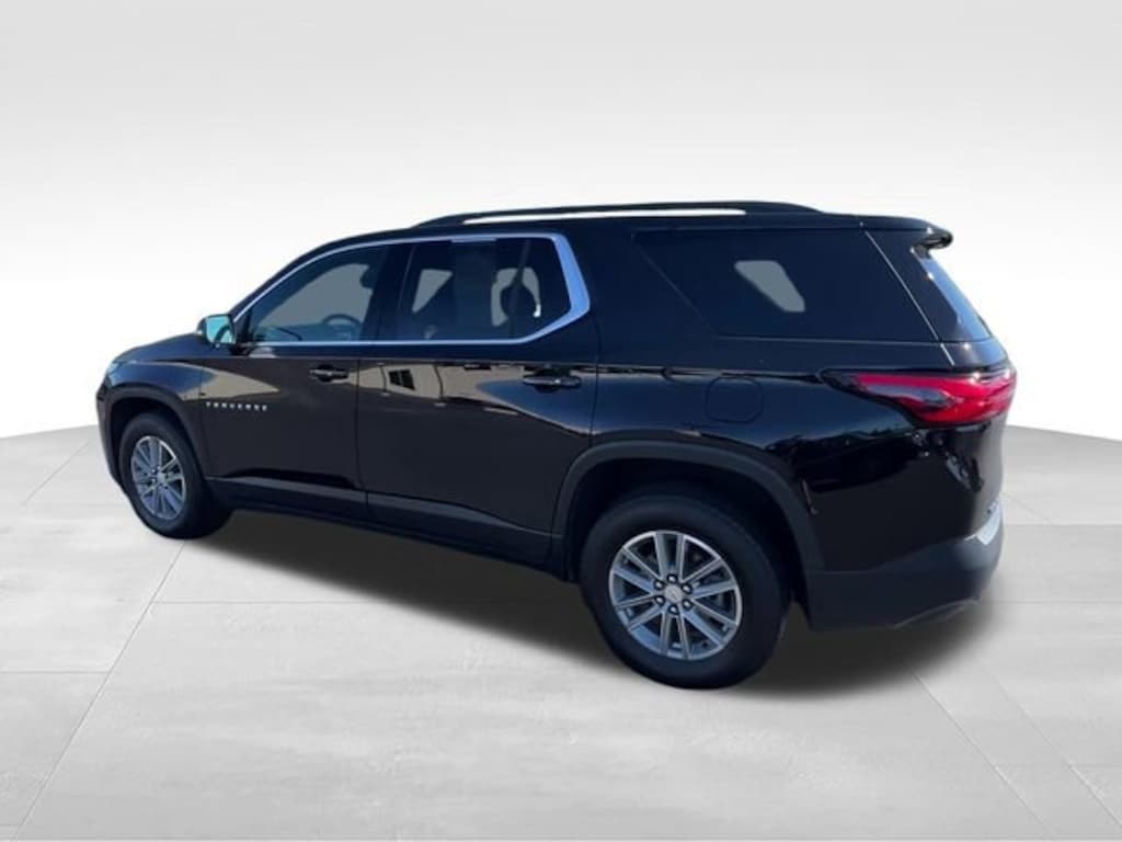 Used 2023 Chevrolet Traverse LT Cloth SUV