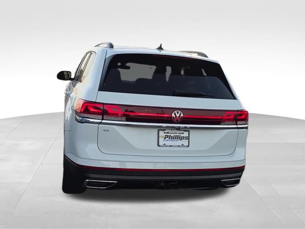 Used 2024 Volkswagen Atlas 2.0T SE w/Technology SUV