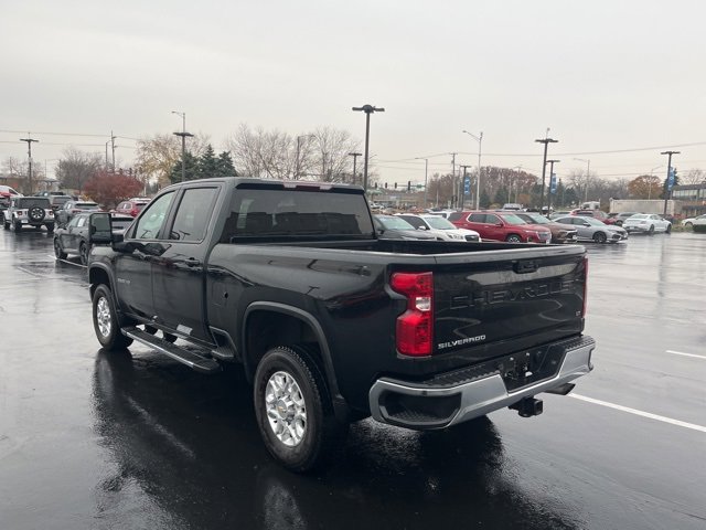 2023 Chevrolet Silverado 2500HD LT photo 2
