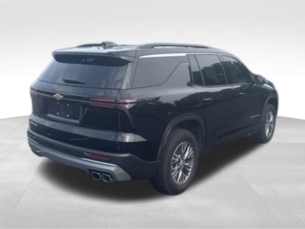 Used 2025 Chevrolet Traverse LT SUV
