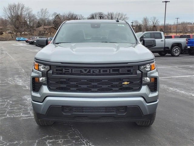 2025 Chevrolet Silverado 1500 Custom photo 2