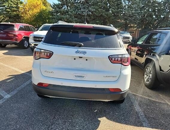 2023 Jeep Compass Limited photo 2