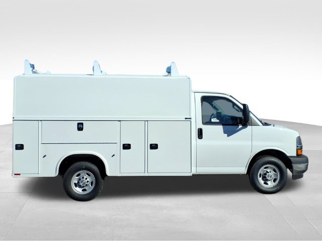 New 2026 Chevrolet Express Cutaway 3500 1WT Cutaway Van