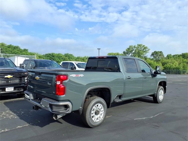 2025 Chevrolet Silverado 2500HD LT photo 3