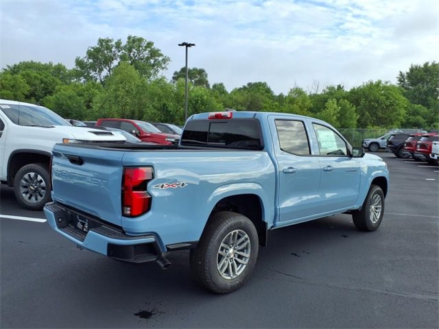 2025 Chevrolet Colorado Work Truck LT photo 3