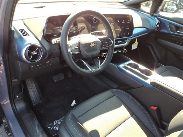 2026 Chevrolet Equinox EV 1LT photo 4