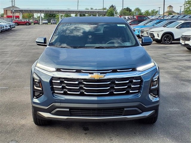 2026 Chevrolet Equinox LT photo 2