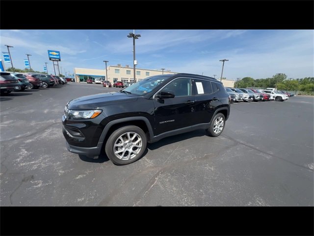 2022 Jeep Compass Latitude Lux photo 4