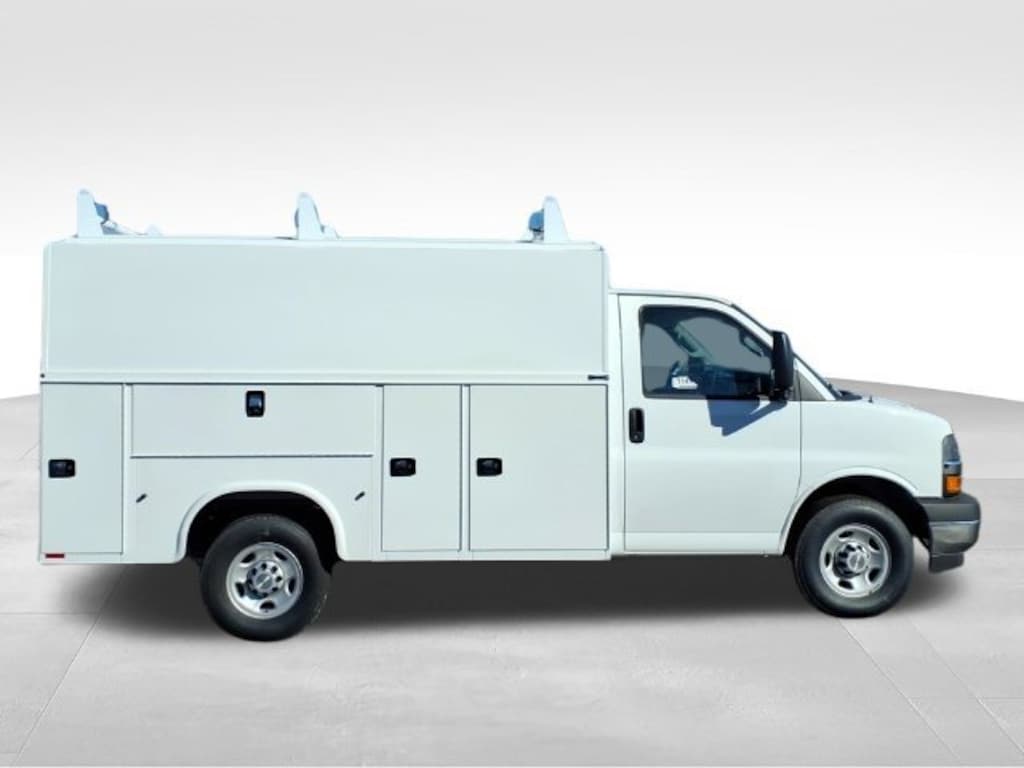 New 2026 Chevrolet Express Cutaway 3500 1WT Cutaway Van