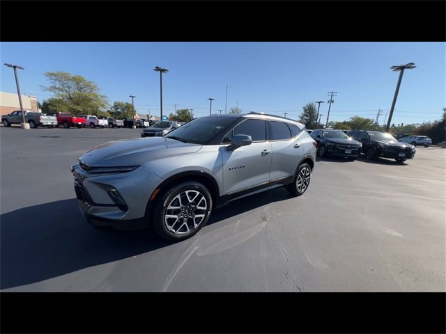 2023 Chevrolet Blazer RS photo 3