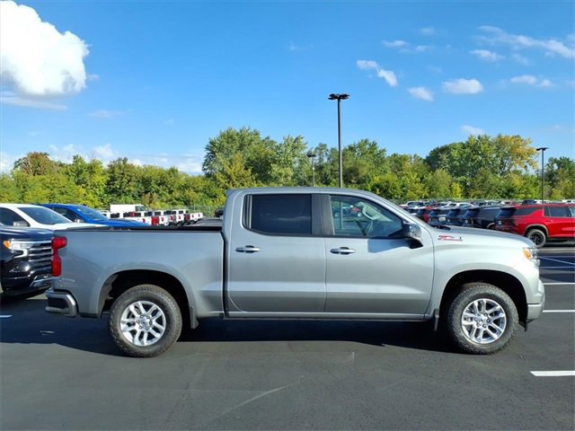 2026 Chevrolet Silverado 1500 RST photo 2