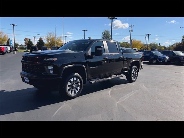 2022 Chevrolet Silverado 2500HD Custom photo 3