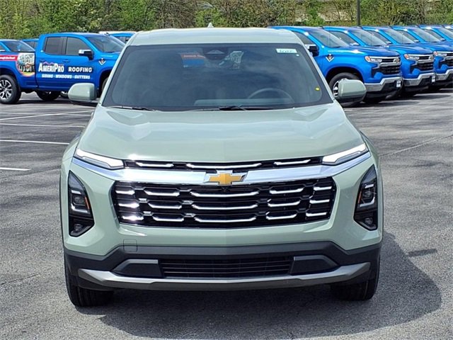 2026 Chevrolet Equinox LT photo 2