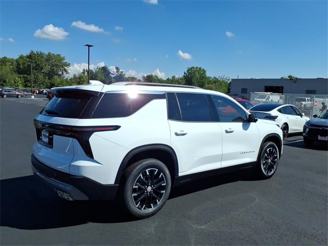 2026 Chevrolet Traverse photo 3