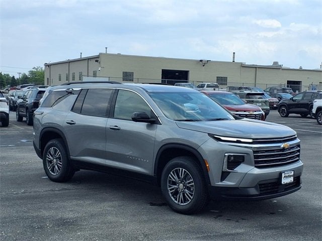 2025 Chevrolet Traverse LT's photo