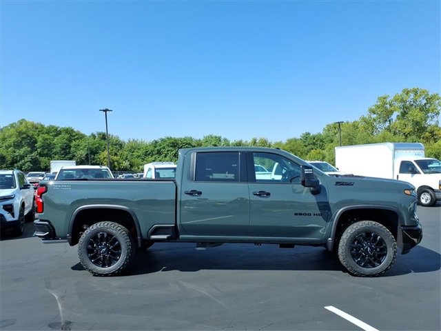 2026 Chevrolet Silverado 2500HD LTZ photo 2