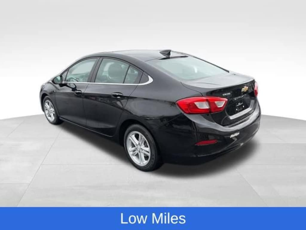 Used 2018 Chevrolet Cruze LT Car